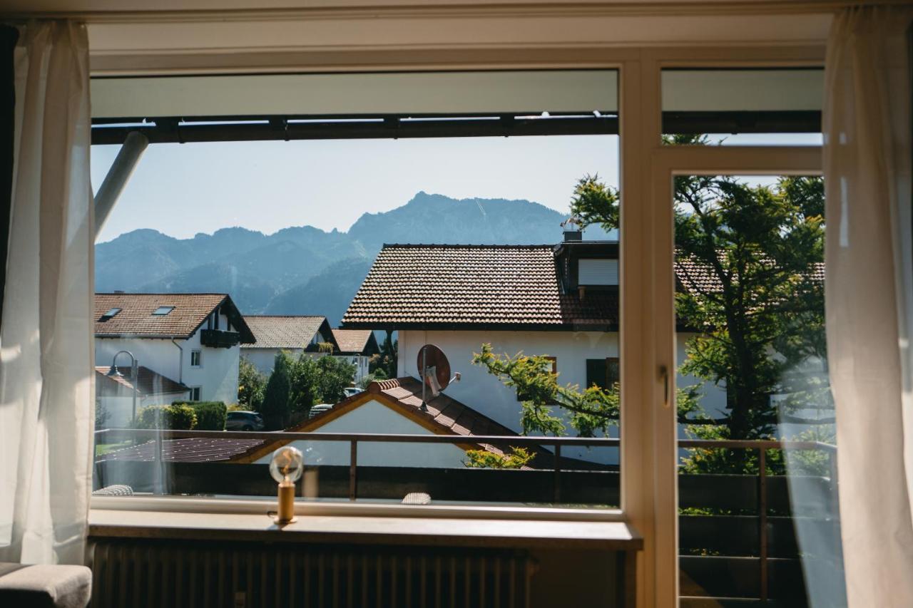 Ludwigslust - Ferienappartement Mit Bergblick Schwangau Bagian luar foto